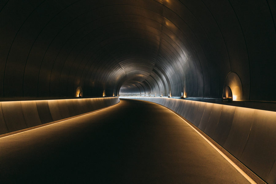 ミホミュージアムのトンネル内部